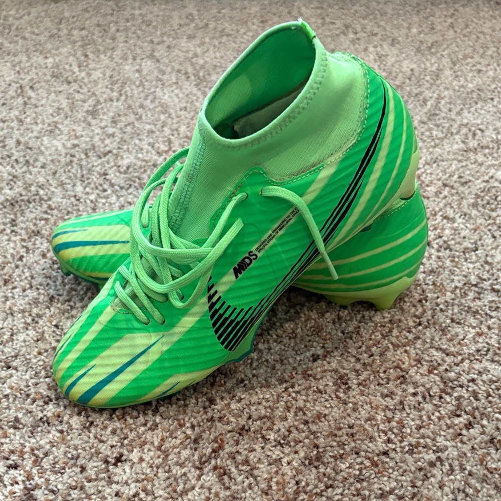 Nike Mercurial Dream Speed Soccer Cleats with Black Swoosh Sz 7